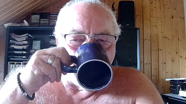 Snapshot of biggandybig chatting on 07-07-26, 07:23 biggandybig online show from 07-07-26, 07:23