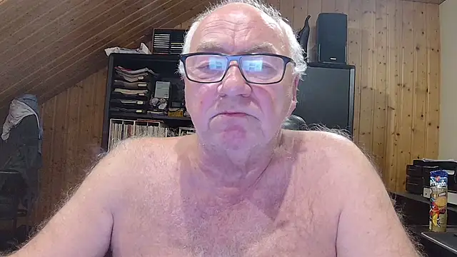 Snapshot of biggandybig chatting on 05-16-26, 11:26 biggandybig online show from 05-16-26, 11:26