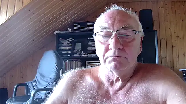 Snapshot of biggandybig chatting on 06-29-26, 08:43 biggandybig online show from 06-29-26, 08:43