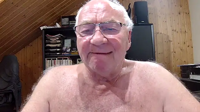 Snapshot of biggandybig chatting on 06-22-26, 10:18 biggandybig online show from 06-22-26, 10:18