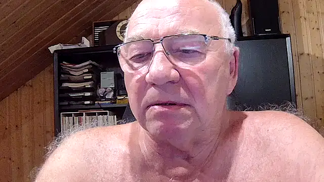 Snapshot of biggandybig chatting on 07-18-26, 11:13 biggandybig online show from 07-18-26, 11:13