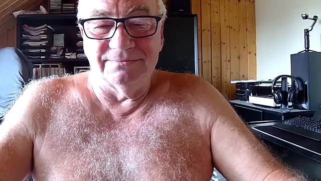 Snapshot of biggandybig chatting on 07-01-26, 10:26 biggandybig online show from 07-01-26, 10:26