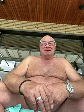 Snapshot of biggandybig chatting on 07-19-26, 11:18 biggandybig online show from 07-19-26, 11:18