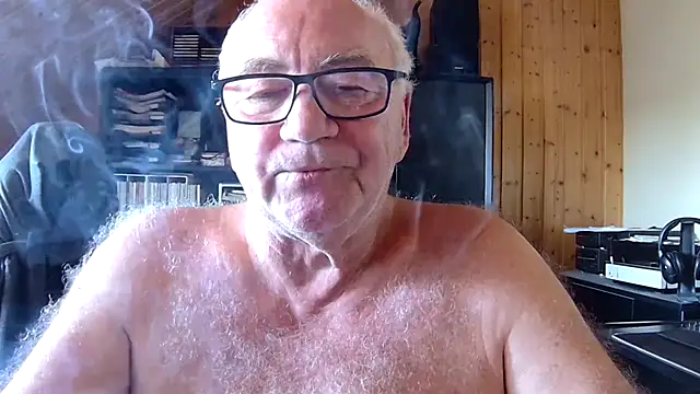 Snapshot of biggandybig chatting on 06-26-26, 12:00 biggandybig online show from 06-26-26, 12:00