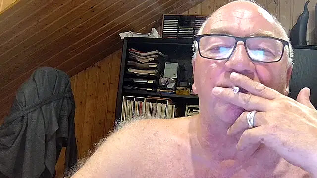 Snapshot of biggandybig chatting on 05-31-26, 09:04 biggandybig online show from 05-31-26, 09:04