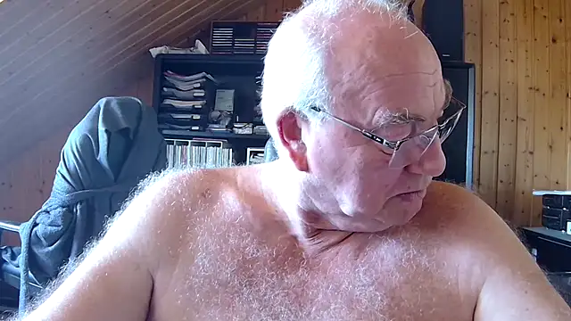 Snapshot of biggandybig chatting on 06-24-26, 10:58 biggandybig online show from 06-24-26, 10:58