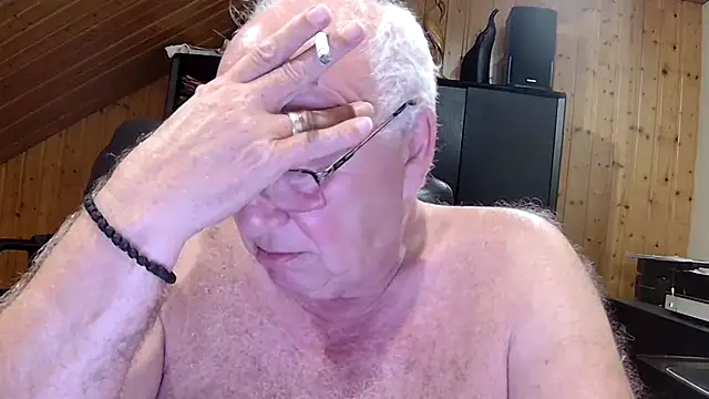 Snapshot of biggandybig chatting on 06-27-26, 12:05 biggandybig online show from 06-27-26, 12:05