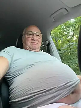 Snapshot of biggandybig chatting on 07-16-26, 04:37 biggandybig online show from 07-16-26, 04:37