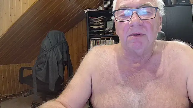 Snapshot of biggandybig chatting on 05-18-26, 10:36 biggandybig online show from 05-18-26, 10:36