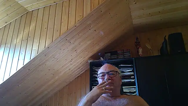 Snapshot of biggandybig chatting on 09-24-25, 08:43 biggandybig online show from 09-24-25, 08:43