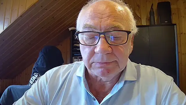 Snapshot of biggandybig chatting on 10-14-25, 02:50 biggandybig online show from 10-14-25, 02:50