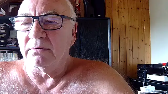 Snapshot of biggandybig chatting on 07-23-26, 11:40 biggandybig online show from 07-23-26, 11:40