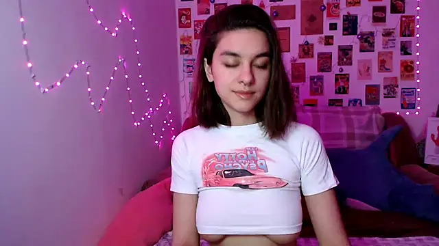 Snapshot of Celine_Dionn chatting on 01-07-25, 01:24 Celine Dionn online show from 01-07-25, 01:24