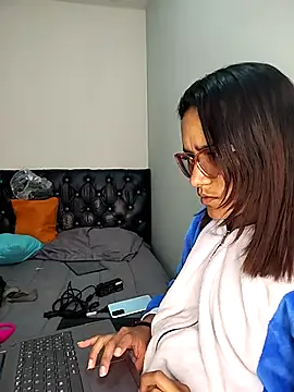 Snapshot of Yaumiko chatting on 03-04-26, 08:16 Yaumiko online show from 03-04-26, 08:16