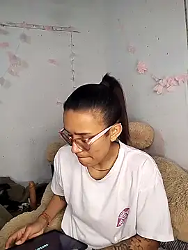 Snapshot of Yaumiko chatting on 02-16-26, 08:29 Yaumiko online show from 02-16-26, 08:29