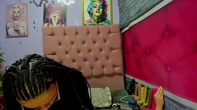 Snapshot of Yaumiko chatting on 11-20-25, 01:56 Yaumiko online show from 11-20-25, 01:56