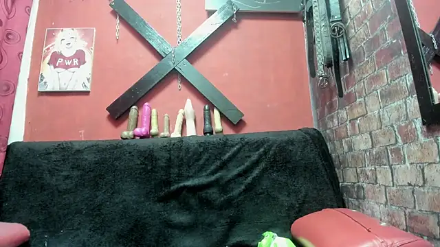 Snapshot of Yaumiko chatting on 11-04-25, 11:25 Yaumiko online show from 11-04-25, 11:25