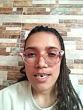 Snapshot of Yaumiko chatting on 01-08-26, 12:44 Yaumiko online show from 01-08-26, 12:44