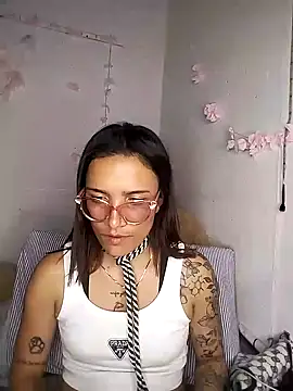 Snapshot of Yaumiko chatting on 02-02-26, 11:04 Yaumiko online show from 02-02-26, 11:04