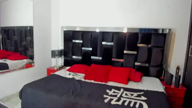 Snapshot of Loremhotsex chatting on 09-24-25, 04:52 Loremhotsex online show from 09-24-25, 04:52