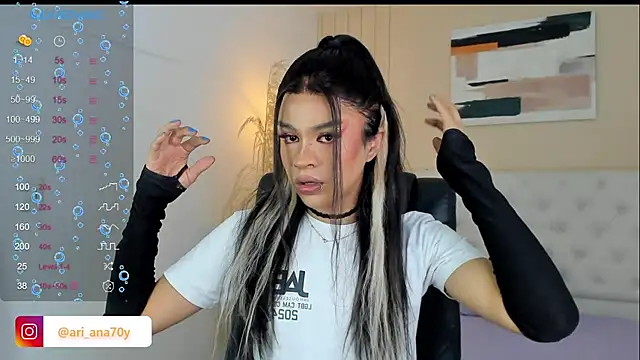 LOISE-XX online show from 11-13-25, 06:17