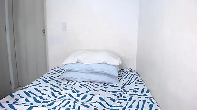 Snapshot of Megan_mancini chatting on 05-19-26, 01:56 Megan mancini online show from 05-19-26, 01:56