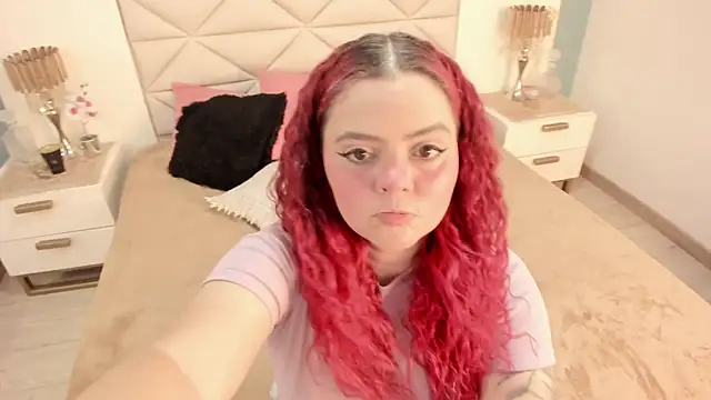 Twwiiggy online show from 11-06-25, 08:02