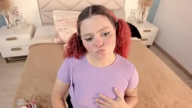 Twwiiggy online show from 02-10-26, 08:08