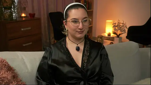 Ximenna Cruz online show from 04-21-26, 07:20