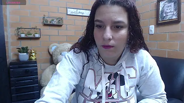 alexia 87 online show from 09-12-25, 01:39