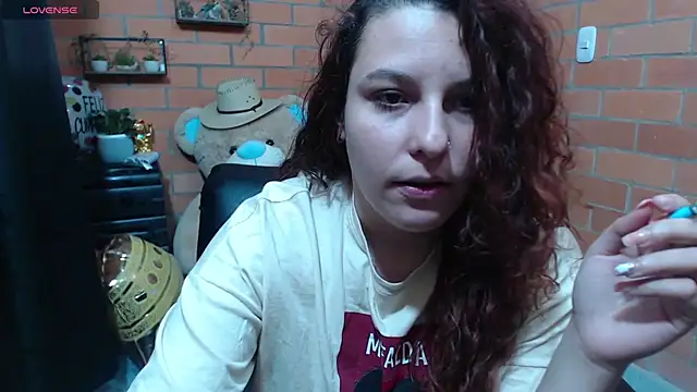 alexia 87 online show from 10-25-25, 04:33