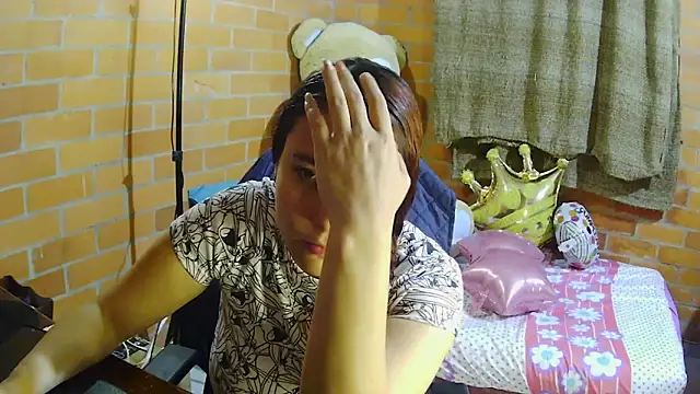 alexia 87 online show from 10-27-25, 02:56