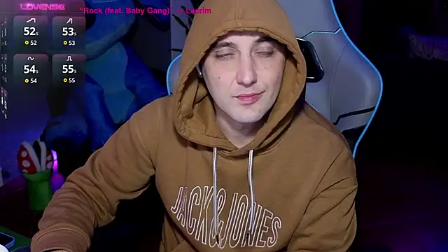 Snapshot of Gil_gamesh90 chatting on 02-10-26, 09:03 Gil gamesh90 online show from 02-10-26, 09:03