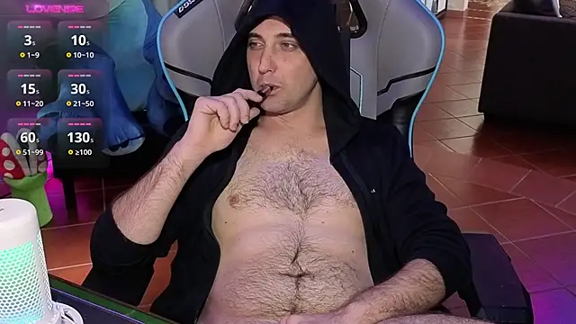 Snapshot of Gil_gamesh90 chatting on 03-01-26, 10:15 Gil gamesh90 online show from 03-01-26, 10:15