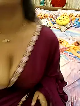 Snapshot of Divya_girl chatting on 07-16-26, 10:07 Divya girl online show from 07-16-26, 10:07