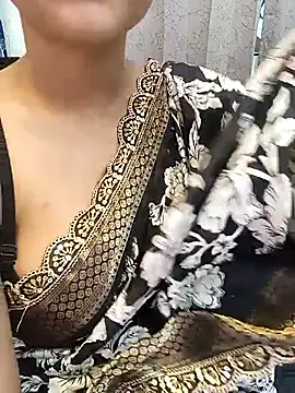 Divya girl online show from 02-21-26, 11:23