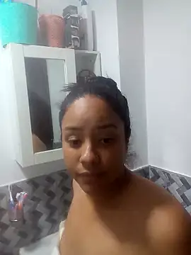 Snapshot of EAAM1 chatting on 10-17-25, 03:43 EAAM1 online show from 10-17-25, 03:43