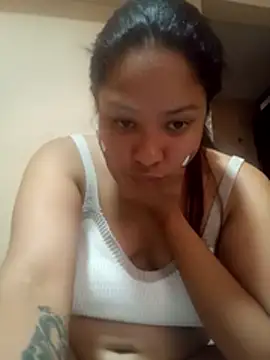 Snapshot of EAAM1 chatting on 10-17-25, 07:37 EAAM1 online show from 10-17-25, 07:37