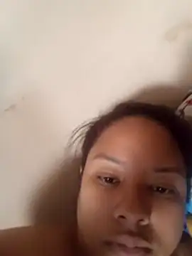 Snapshot of EAAM1 chatting on 10-28-25, 08:08 EAAM1 online show from 10-28-25, 08:08