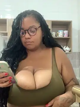 Snapshot of SweetLizzyBBW chatting on 05-18-26, 06:12 SweetLizzyBBW online show from 05-18-26, 06:12