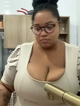 Snapshot of SweetLizzyBBW chatting on 06-02-26, 05:57 SweetLizzyBBW online show from 06-02-26, 05:57