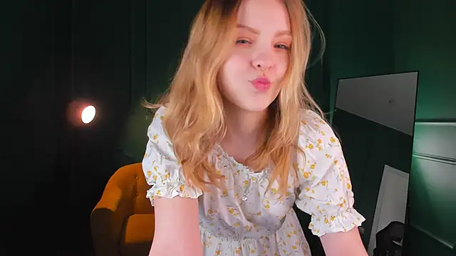 Snapshot of stay_with_alice chatting on 02-15-25, 02:55 stay with alice online show from 02-15-25, 02:55
