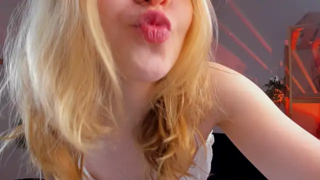 Snapshot of stay_with_alice chatting on 01-25-25, 01:30 stay with alice online show from 01-25-25, 01:30