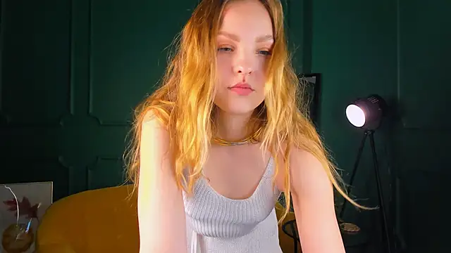 Snapshot of stay_with_alice chatting on 10-14-25, 01:56 stay with alice online show from 10-14-25, 01:56