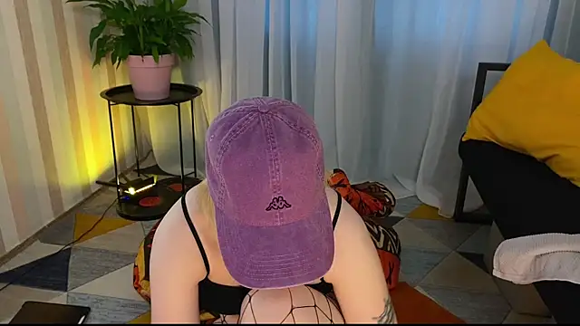 EmmyAmbros online show from 07-20-26, 02:19
