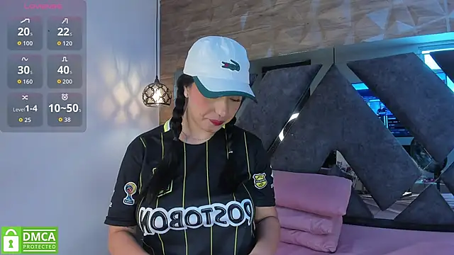 Venus velez  online show from 12-14-25, 01:28