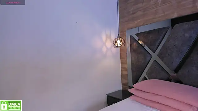 Snapshot of Venus_velez_ chatting on 06-23-26, 12:47 Venus velez online show from 06-23-26, 12:47