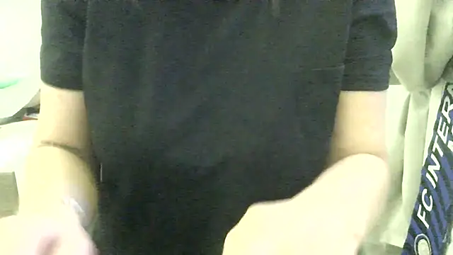 Snapshot of stellamarina85 chatting on 03-17-25, 05:27 stellamarina85 online show from 03-17-25, 05:27