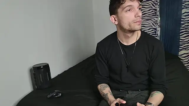 Snapshot of JackDesFeux chatting on 05-16-26, 03:16 JackDesFeux online show from 05-16-26, 03:16