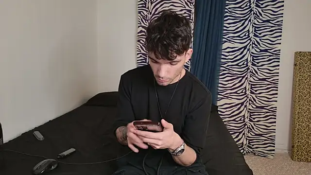 Snapshot of JackDesFeux chatting on 05-14-26, 04:42 JackDesFeux online show from 05-14-26, 04:42